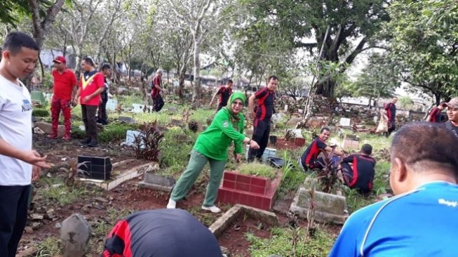 Kuburan Jadi Tempat Dangdutan dan Mabuk-mabuk, Satpol PP Depok Turun Tangan