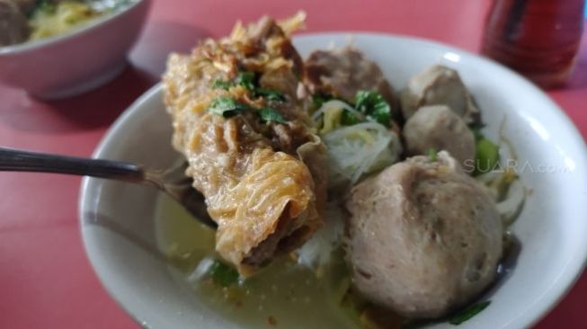 Bakso Gulung Bragi, Bakso Dibungkus Kembang Tahu. (Suara.com/Frieda Isyana)