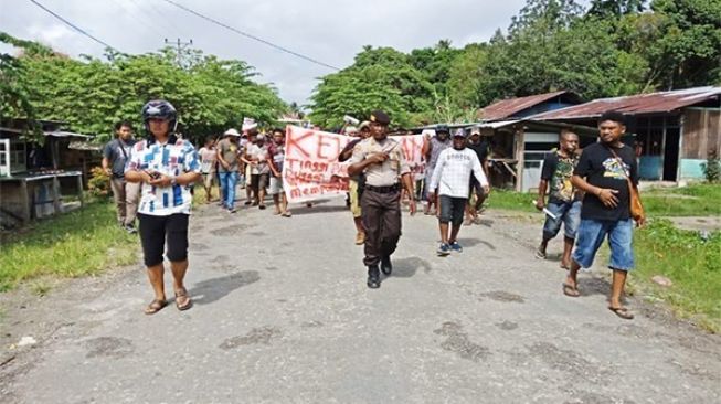 17 Orang Jadi Tersangka Kasus Pembakaran Kantor Bupati Waropen 
