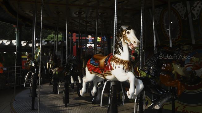 Suasana sepi di salah satu wahana Dunia Fantasi (Dufan), Taman Impian Jaya Ancol, Jakarta, Sabtu (14/3). [Suara.com/Angga Budhiyanto] 