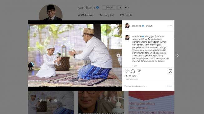 menulis dengan tangan kiri menurut islam Ajarkan Salam Antivirus kepada Putranya Sandiaga Disebut 