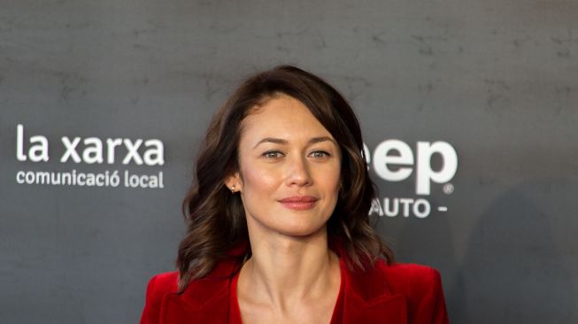 Olga Kurylenko Jadi Artis ke-3 yang Positif Corona, Siapa Dia?