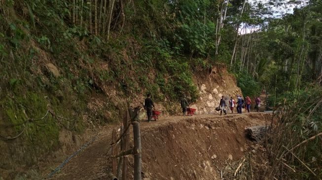 Ambrol karena Cuaca Buruk, Bangket Talut Program TMMD Tetap Akan Dibangun