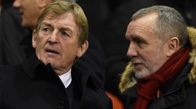 Legenda hidup Liverpool, Kenny Dalglish (kiri) [PAUL ELLIS / AFP]