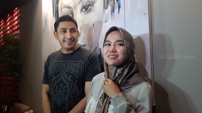 Medina Zein dan suami, Lukman Azhari [Herwanto/Suara.com]