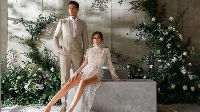 Jessica Iskandar pamer foto prewedding dengan Richard Kyle. [Instagram]