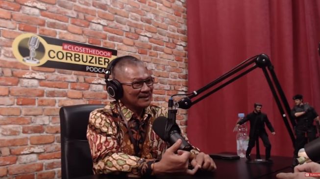 Achmad Yurianto dalam podcast Deddy Corbuzier (YouTube/Deddy Corbuzier)