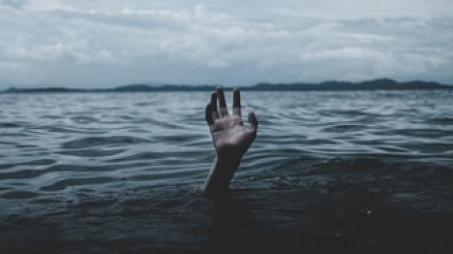 Ditinggal Temannya Sendirian Saat Mandi di Selokan, Bocah 6 Tahun Asal Sentolo Tewas Tenggelam
