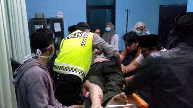  Siswanto saat dievakuasi ke rumah Sakit (Foto Dok: Polres Pandeglang).