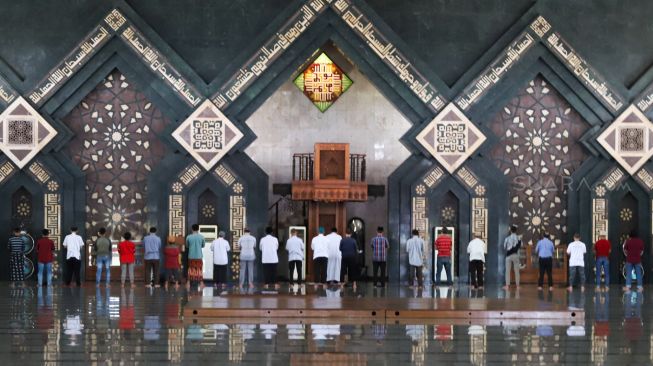 Jadwal Sholat Makassar Jumat 10 April 2020