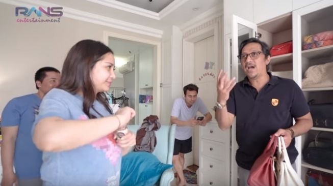 Andre Taulany beli dua tas Nagita Slavina seharga Rp 300 juta [YouTube/Rans Entertainment]