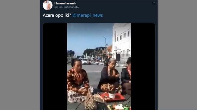 Abdi Dalem Berdoa di Titik Nol Yogyakarta, Begini Reaksi Netizen