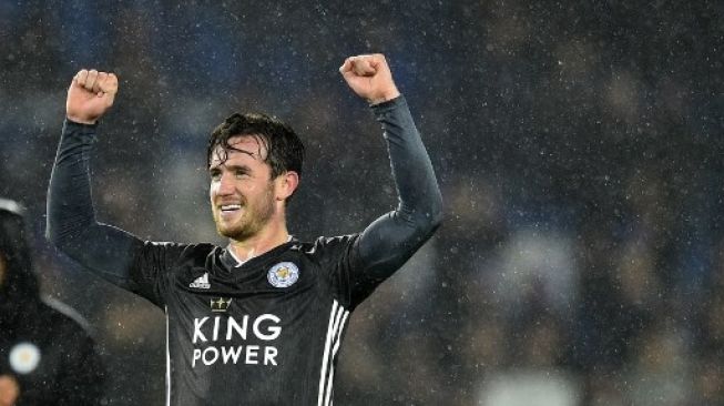 Jail Banget, Pemain Leicester Ini Prank Ibunya Sundul Telor