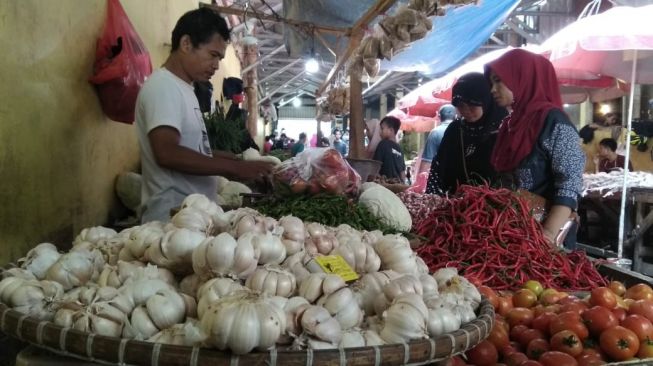 Harga Bawang Bombay dan Putih di Pasar Rangkasbitung Meroket