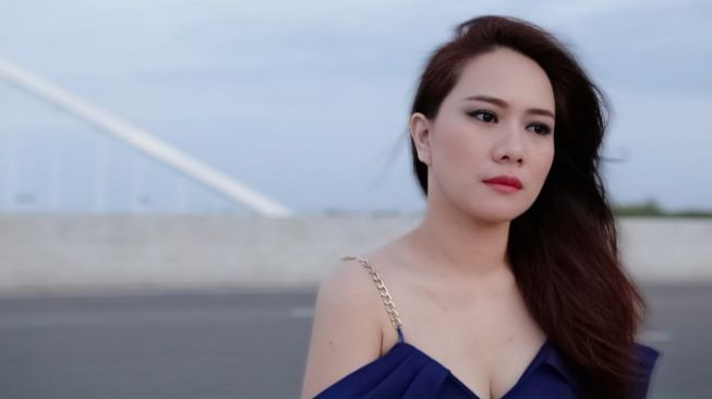 Liza Runtu Rilis Lagu Baru dari Novel Ciptaannya