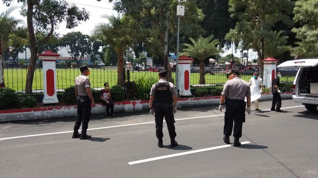 Cerita Eka Rahmad Sempat Bikin Gegerkan Stasiun Blitar ...