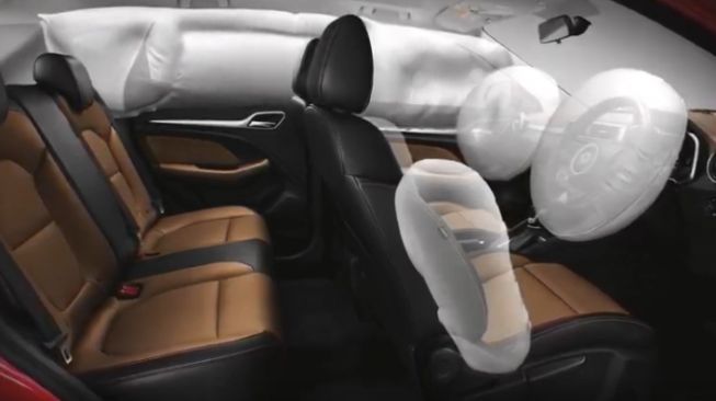 Airbag utama dan curtain airbag MG ZS [screen shot YouTube: MG Motor Indonesia]