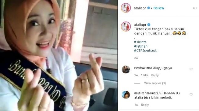 Bagikan Tips  Cuci Tangan, Nyanyian Istri Ridwan Kamil Bikin Salah Fokus