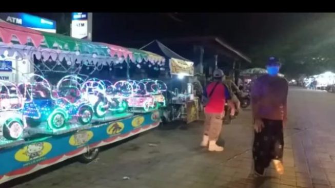 Membandel, Sekda Usir PKL dan Odong-odong Alun-alun Tastura Praya