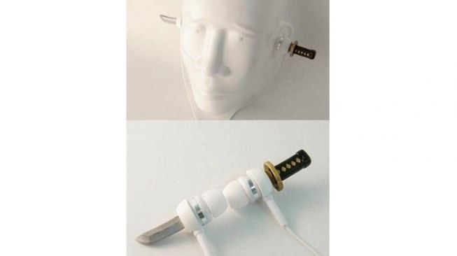 Sukses Bikin Netizen Salfok, Earphone Katana Ini Punya Bentuk Unik