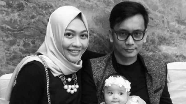 Ayah Mertua Meninggal Dunia, Istri Bani Seventeen Tulis Ungkapan Duka