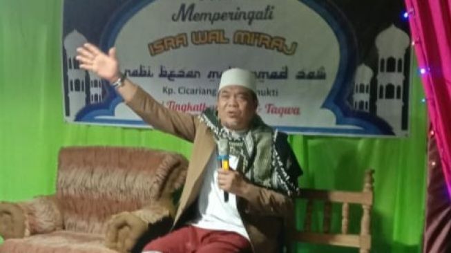 Batalkan Job Berdakwah Cara Iip Makmur Ajak Masyarakat Galakan #DirumahAja