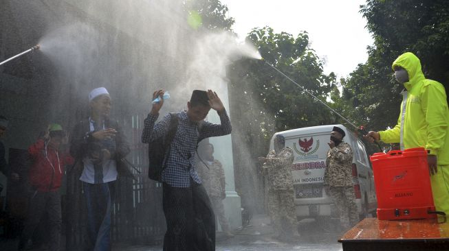 Santri Positif Corona Sempat Jadi Imam Salat, 2 Desa di Bone Disterilkan