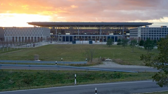 Sempat Dianggap 'Terkutuk', Bandara Baru di Berlin akan Buka Tahun Depan