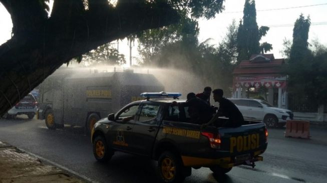 Kapolri Perintahkan Semprot Disinfektan Serentak Se-Indonesia pada 31 Maret