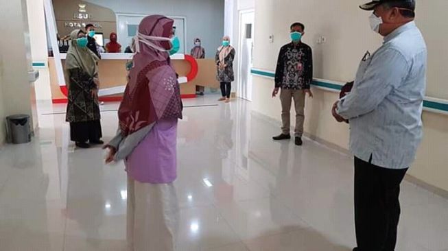 Tinjau Posko Covid-19, Wako Solok Minta Gencarkan Sosialisasi