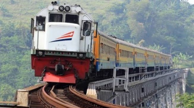 Akibat Corona, Kereta Merak-Rangkasbitung Berhenti Operasi