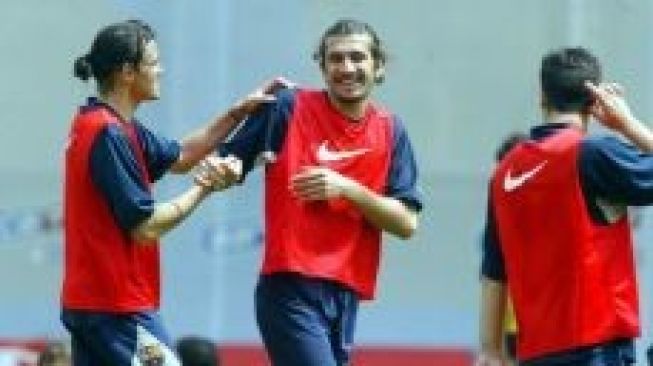 Kiper Legendaris Turki Dirawat Setelah Positif COVID-19