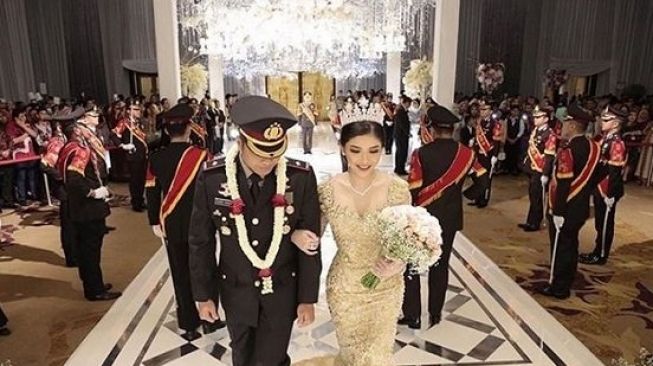 Pernikahan mewah Kompol Fahrul Sudiana ditengah corona (dok. Instagram/ricafahrulstry_)