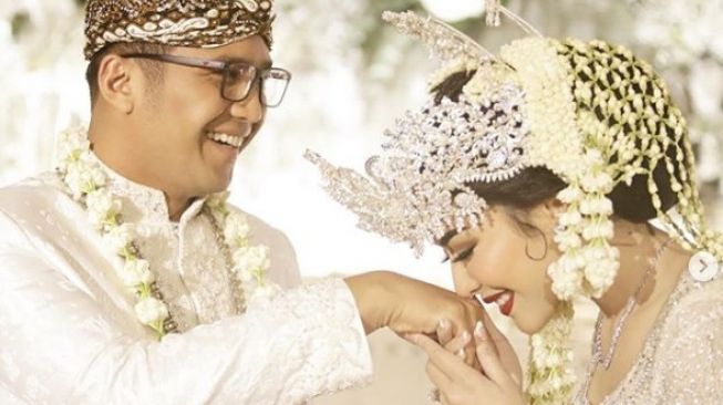 Pernikahan Rica Andriani dan Fahrul Sudiana [Instagram/@ricaandriani]