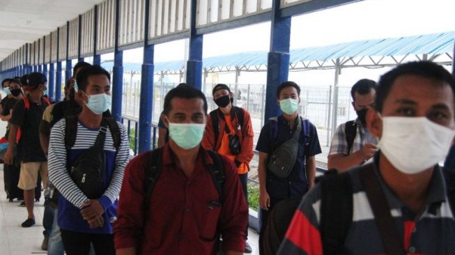Jelang Kepulangan Ribuan Pekerja Migran Maret Nanti, Tulungagung Ketar-ketir Penyebaran Varian Omicron