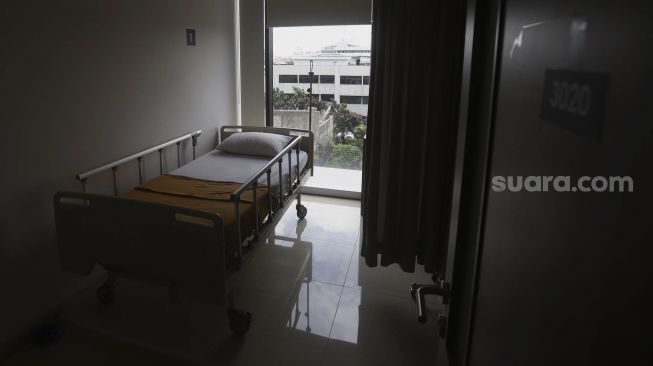 Kamar rumah sakit darurat penanganan Corona (COVID-19) di Lippo Plaza Mampang, Jakarta Selatan, Kamis (2/4). [Suara.com/Angga Budhiyanto]  