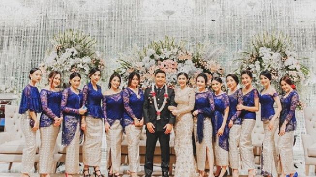 Pernikahan mewah Kompol Fahrul Sudiana ditengah corona (dok. Instagram/awkarin)