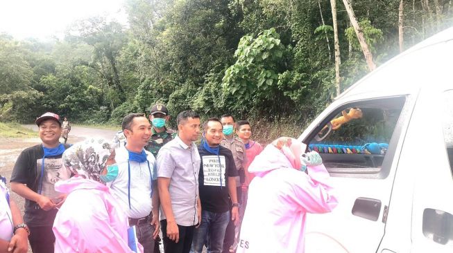 Anggota DPRD Pasaman Pantau Langsung Kesiapan Posko Pemantauan Covid-19