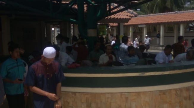 Minggu Lalu Sempat Digelar, Masjid Luar Batang Kini Tiadakan Salat Jumat