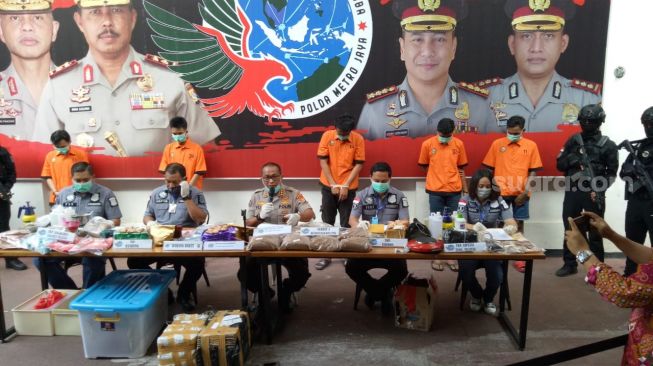 Polisi Gerebek Industri Rumahan Tembakau Gorila Senilai Rp 4,5 Miliar