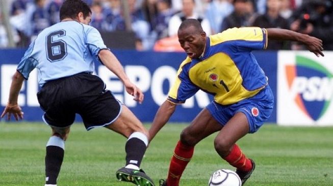 Faustino Asprilla saat membela Timnas Kolombia. (Armando Sartorotti/AFP).