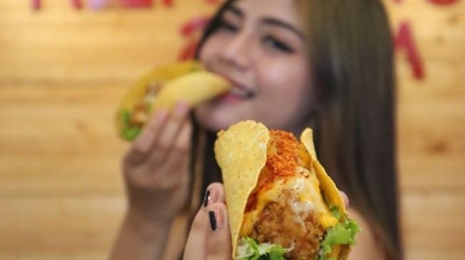 Bisnis Kuliner Ayam Kekinian ala Kandang Ayam