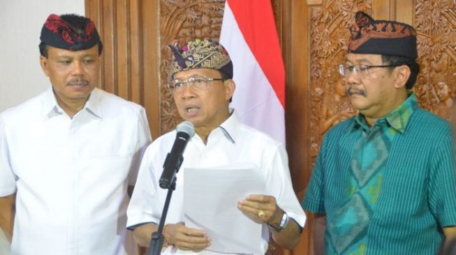 Gubernur Koster Minta Warganya di Luar Tunda Kepulangan ke Bali