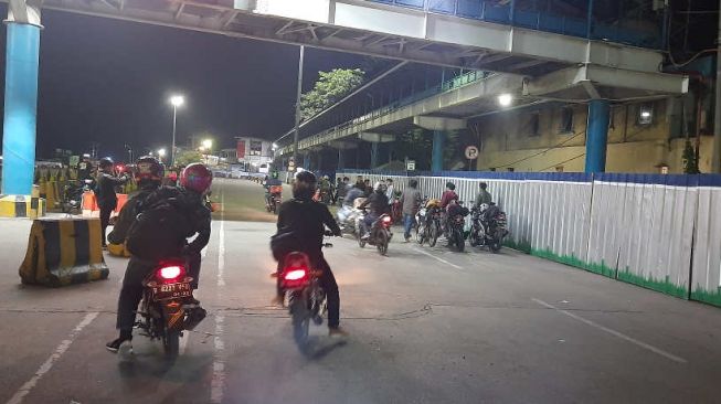 ASDP Catat Volume Penumpang dan Kendaraan Kapal Ferry Naik 30 Persen