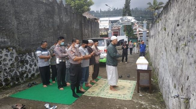 Misteri Penemuan Jasad Bayi di Selokan Tawangmangu