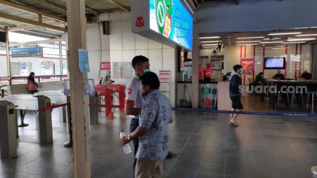 Masih Bandel,  Mulai 12 April Tidak Pakai Masker Dilarang Naik KRL