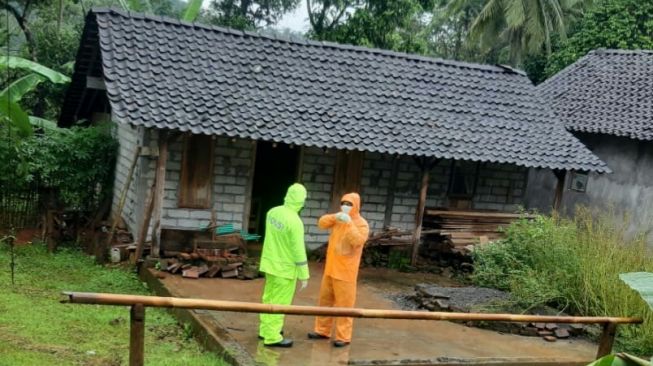 Dikira Corona, Warga Tak Berani Tolong Mbah Dirman yang Sakit Masuk Angin