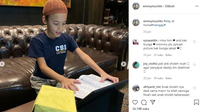 Noah Sinclair belajar mengaji saat jalani karantina mandiri [Instagram/@emmymuchlis]