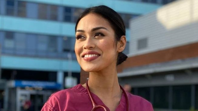 Lawan Covid-19, Miss England 2019 Bhasha Mukherjee Jadi Dokter Lagi, Salut!