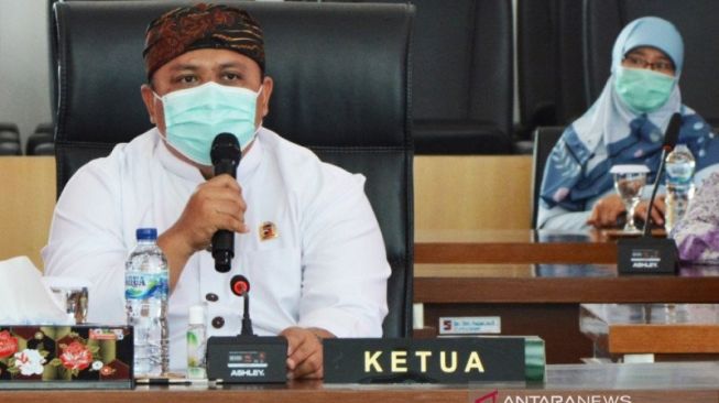 Ketua DPRD Kota Bogor Atang Trisnanto. [Antara]